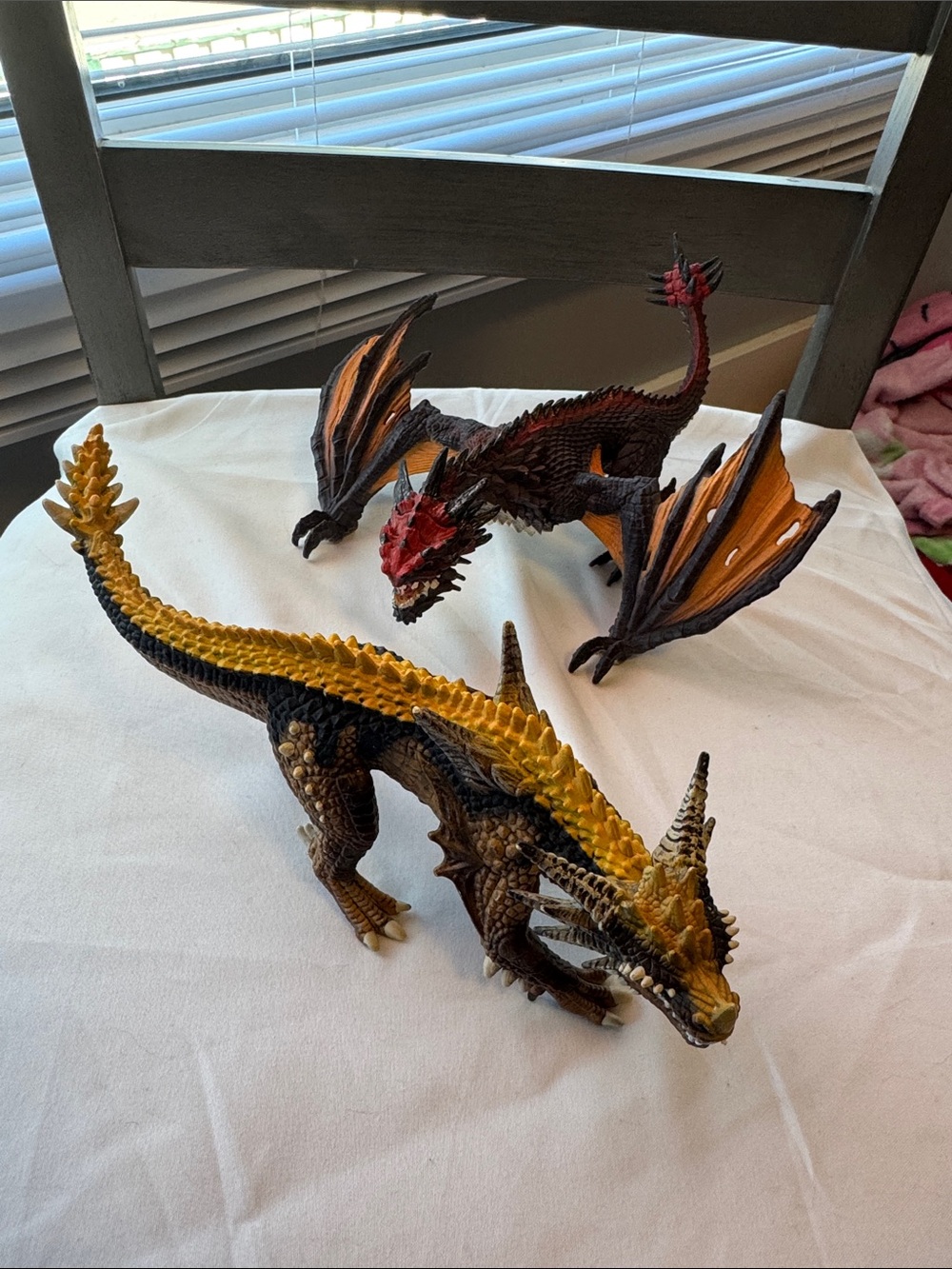 Schleich Eldrador Dragon Hunter Fighter Fantasy Open Mouth set of 2